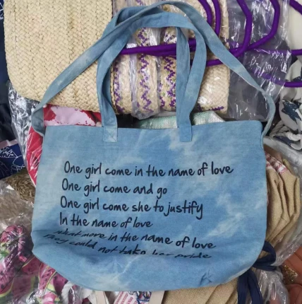 Mála Mná Fabraic Denim Le Dhá Láimhseáil