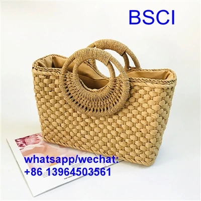Bailiúchán cúramach málaí le linn séasúir an fhómhair agus an gheimhridh